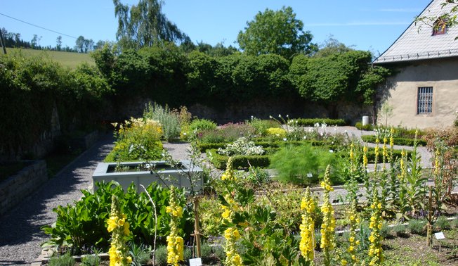 Kloster- und Muesumsgarten Oelinghausen Ansicht des Kloster- und Museumsgarten Oelinghausen